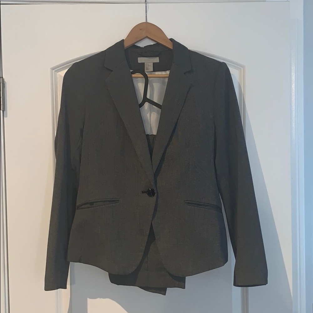Black/white stripped blazer, Skirt, slacks 3 piece